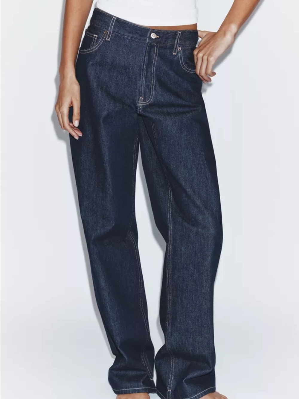 Zara TRF LOW-RISE STRAIGHT JEANS